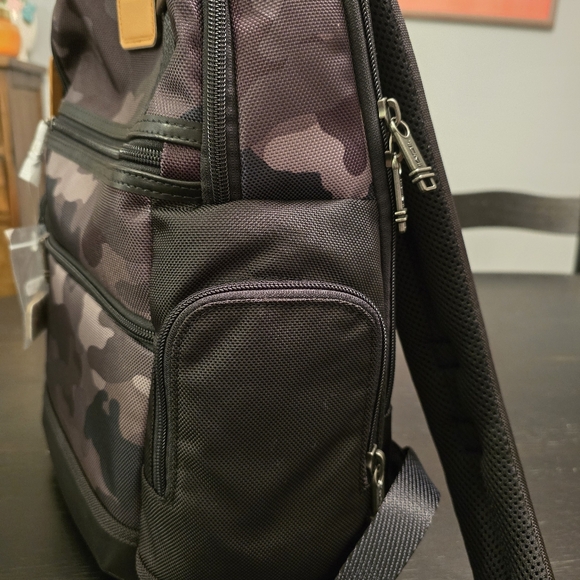 New TUMI Parish Unisex Travel Backpack Triple Pocket Expendable Camouflage - Picture 5 of 7